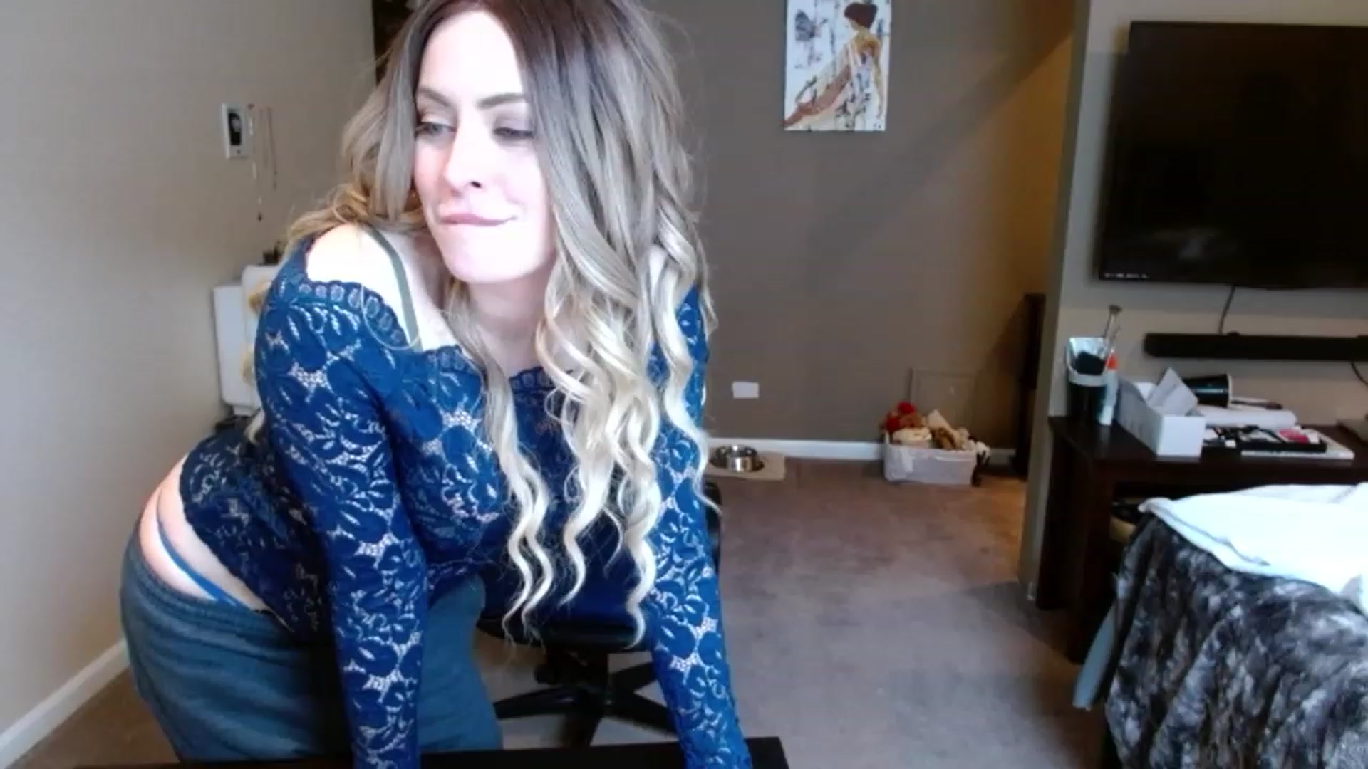 Gallery image thumbnail from VIX_SPY's myfreecams stream on, 02/16/2024, 19:28 image 7 of 20