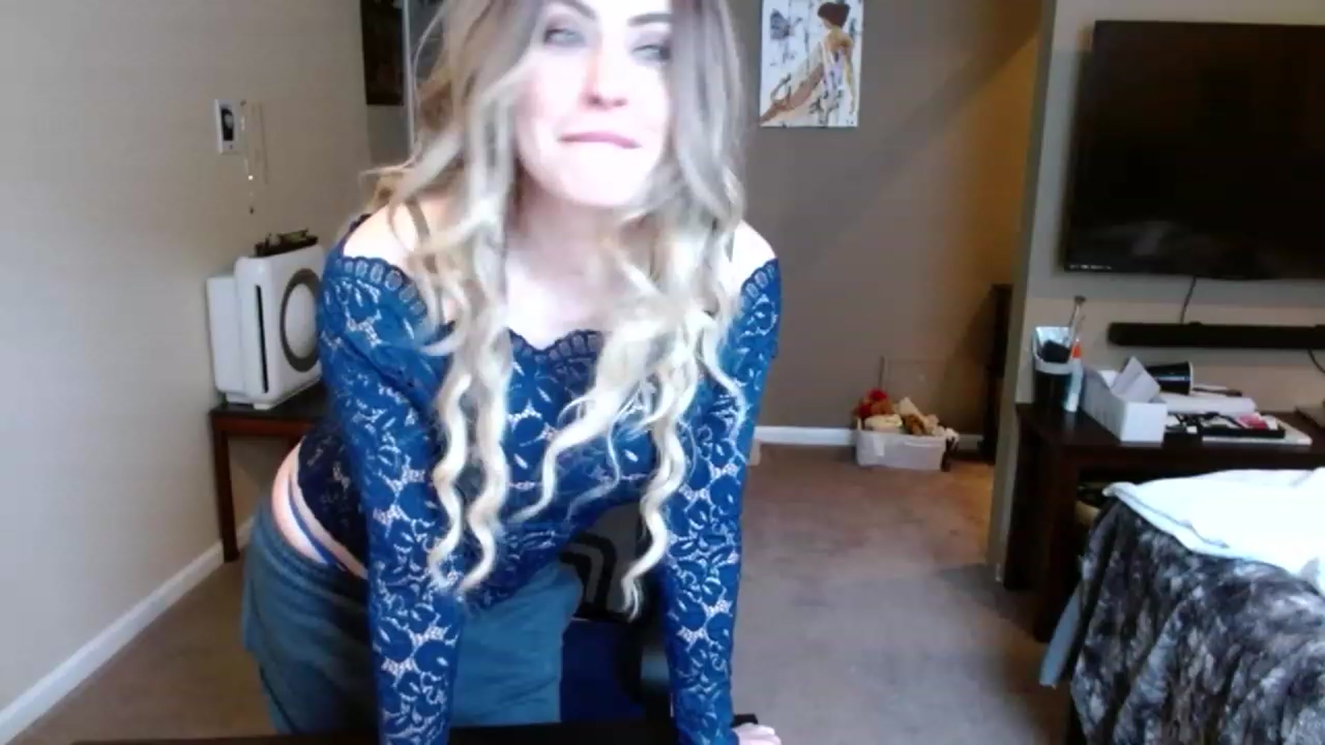 Gallery image thumbnail from VIX_SPY's myfreecams stream on, 02/16/2024, 19:28 image 6 of 20