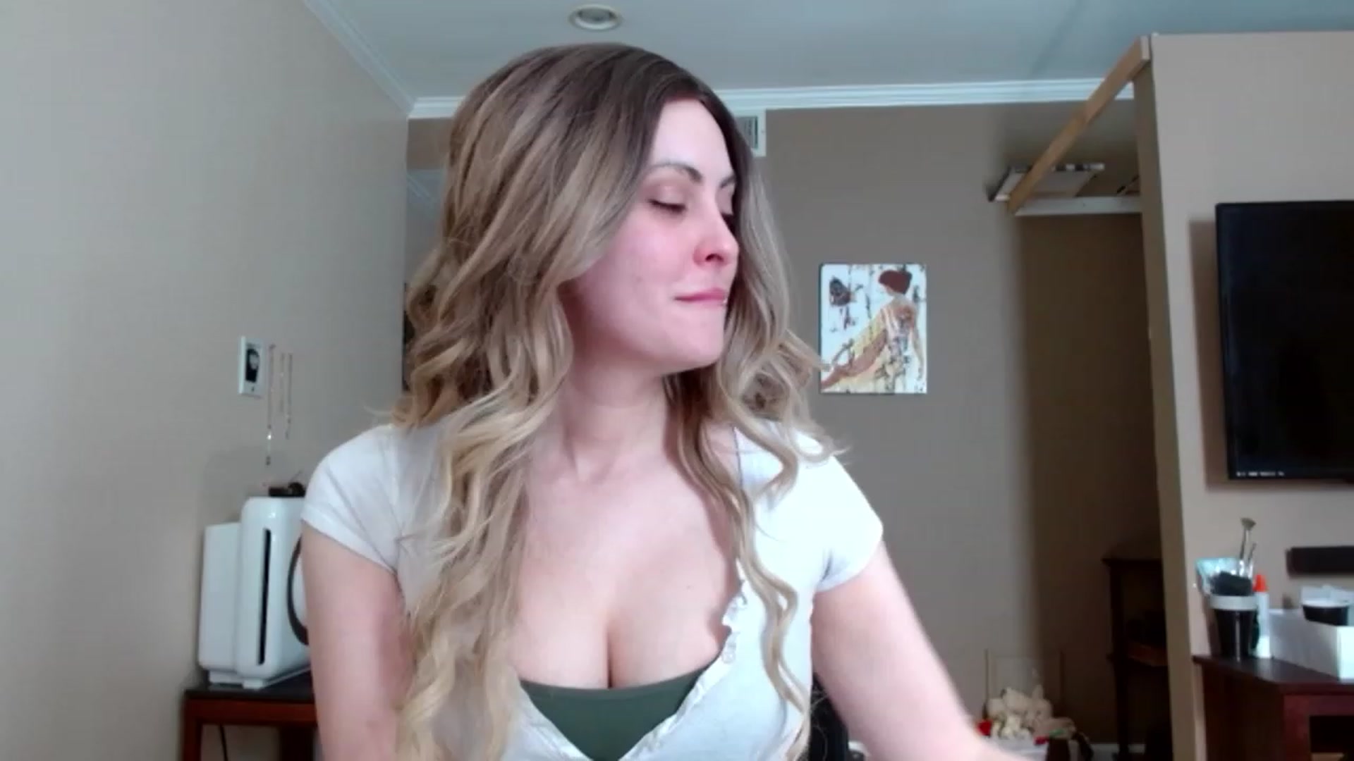 Gallery image thumbnail from VIX_SPY's myfreecams stream on, 02/27/2024, 18:32 image 3 of 20