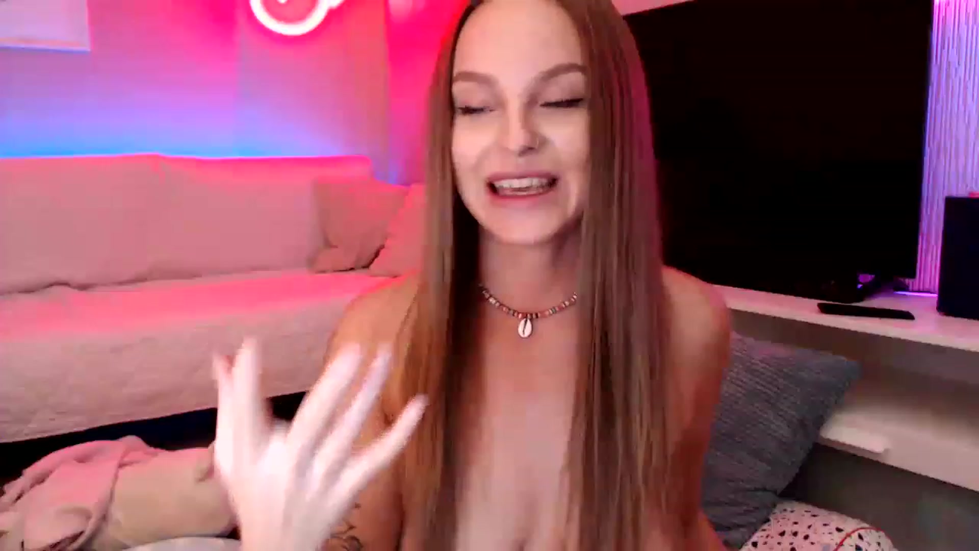 Gallery image thumbnail from V_e_e's myfreecams stream on, 11/14/2022, 11:17 image 20 of 20