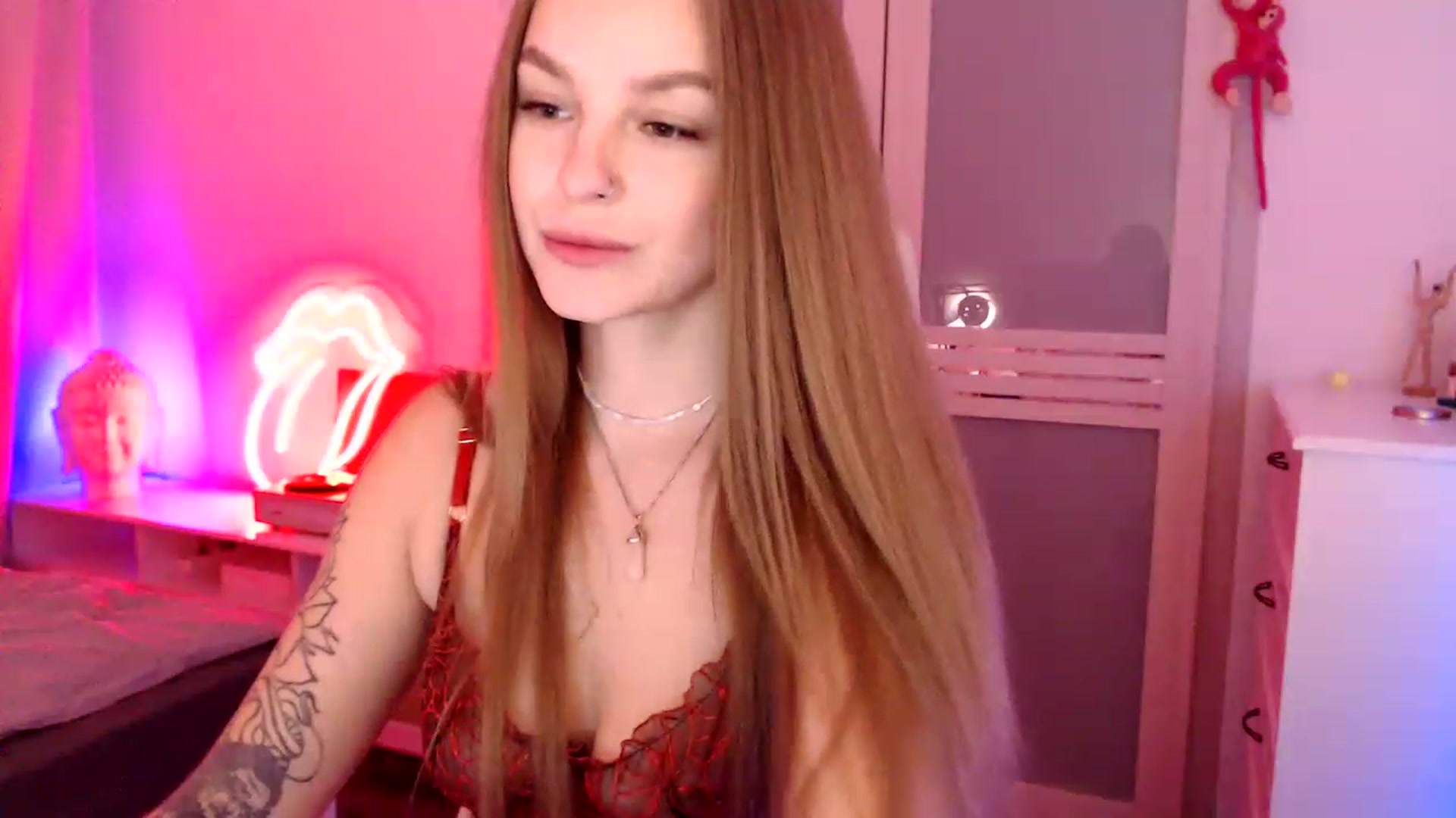 Gallery image thumbnail from V_e_e's myfreecams stream on, 01/10/2023, 19:45 image 16 of 20