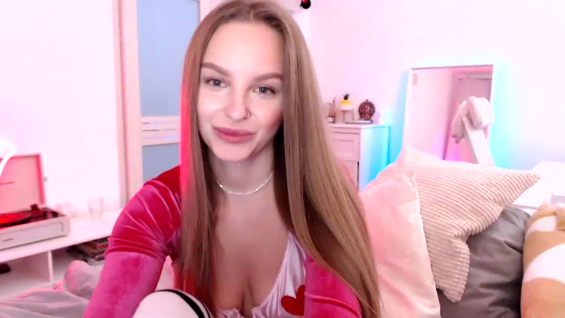 Gallery image thumbnail from V_e_e's myfreecams stream on, 02/12/2023, 19:07 image 5 of 20