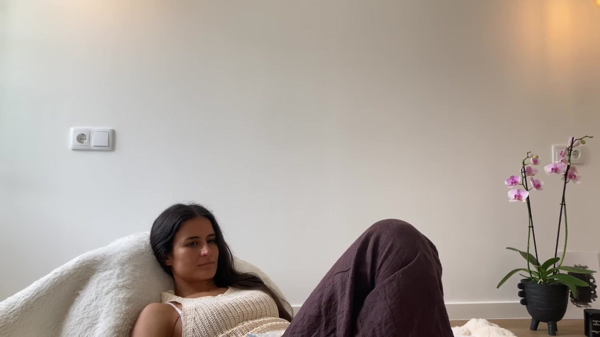 Gallery image thumbnail from V_e_r_o_'s myfreecams stream on, 08/17/2025, 13:52 image 12 of 20