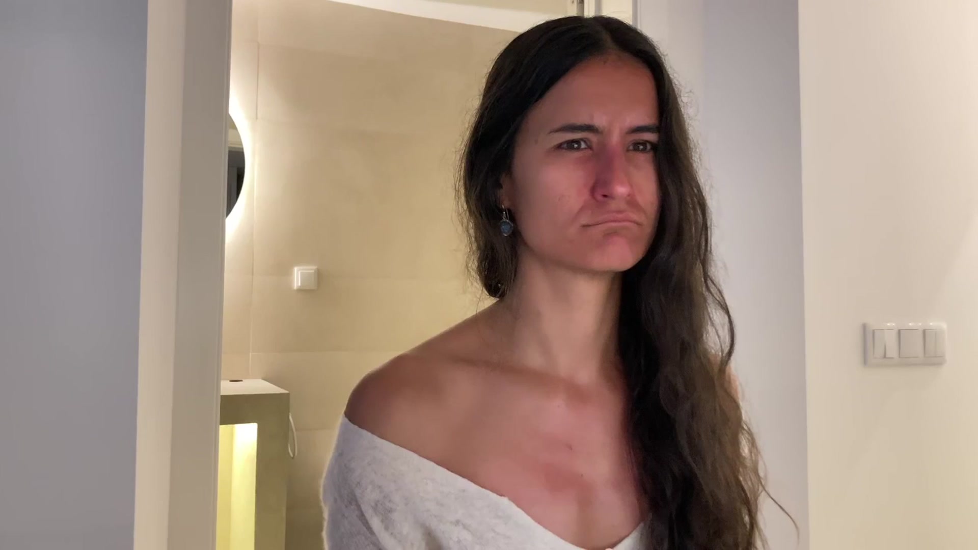 Gallery image thumbnail from V_e_r_o_'s myfreecams stream on, 08/20/2025, 06:10 image 11 of 20