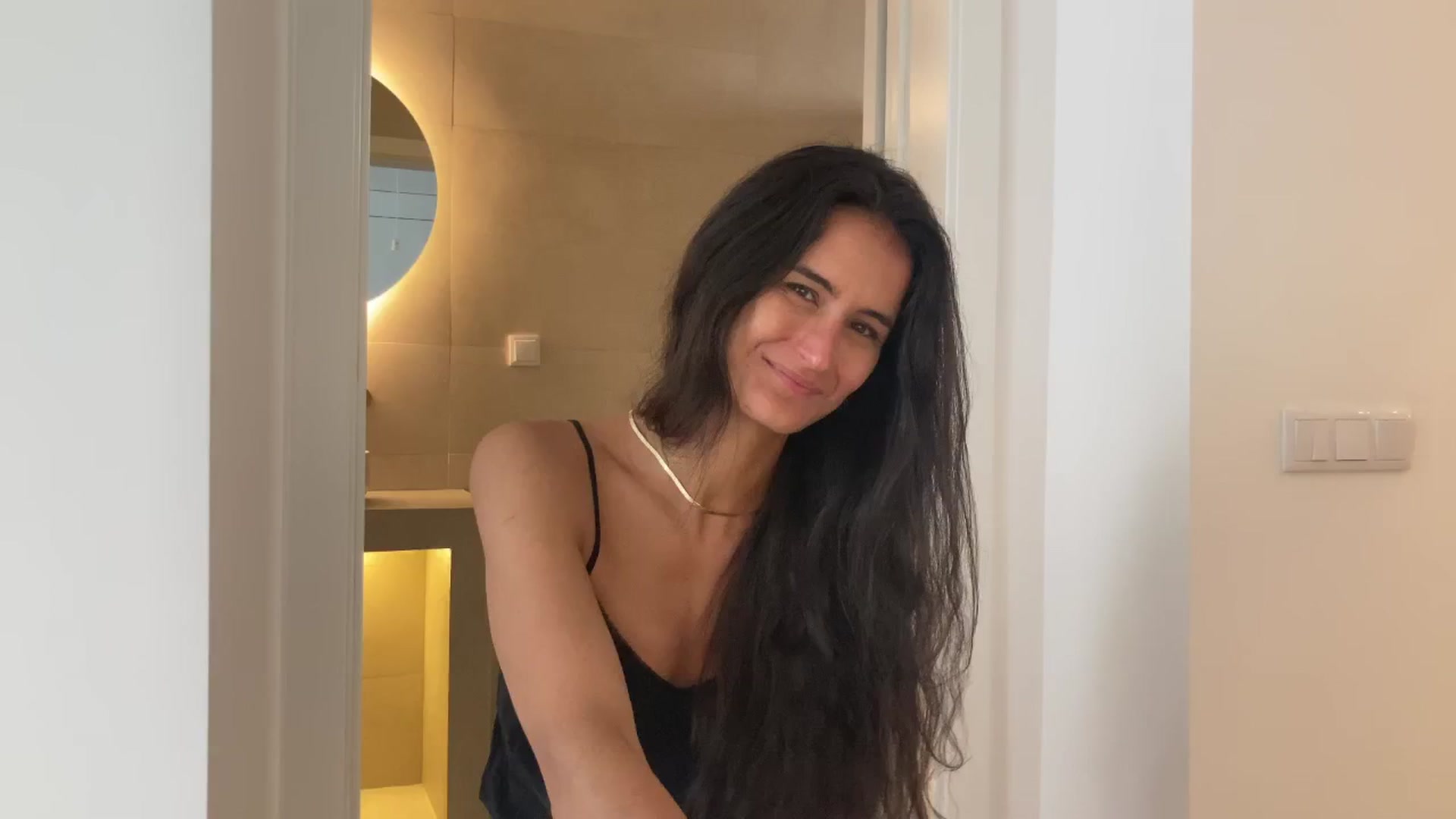 Gallery image thumbnail from V_e_r_o_'s myfreecams stream on, 08/22/2025, 10:54 image 1 of 20