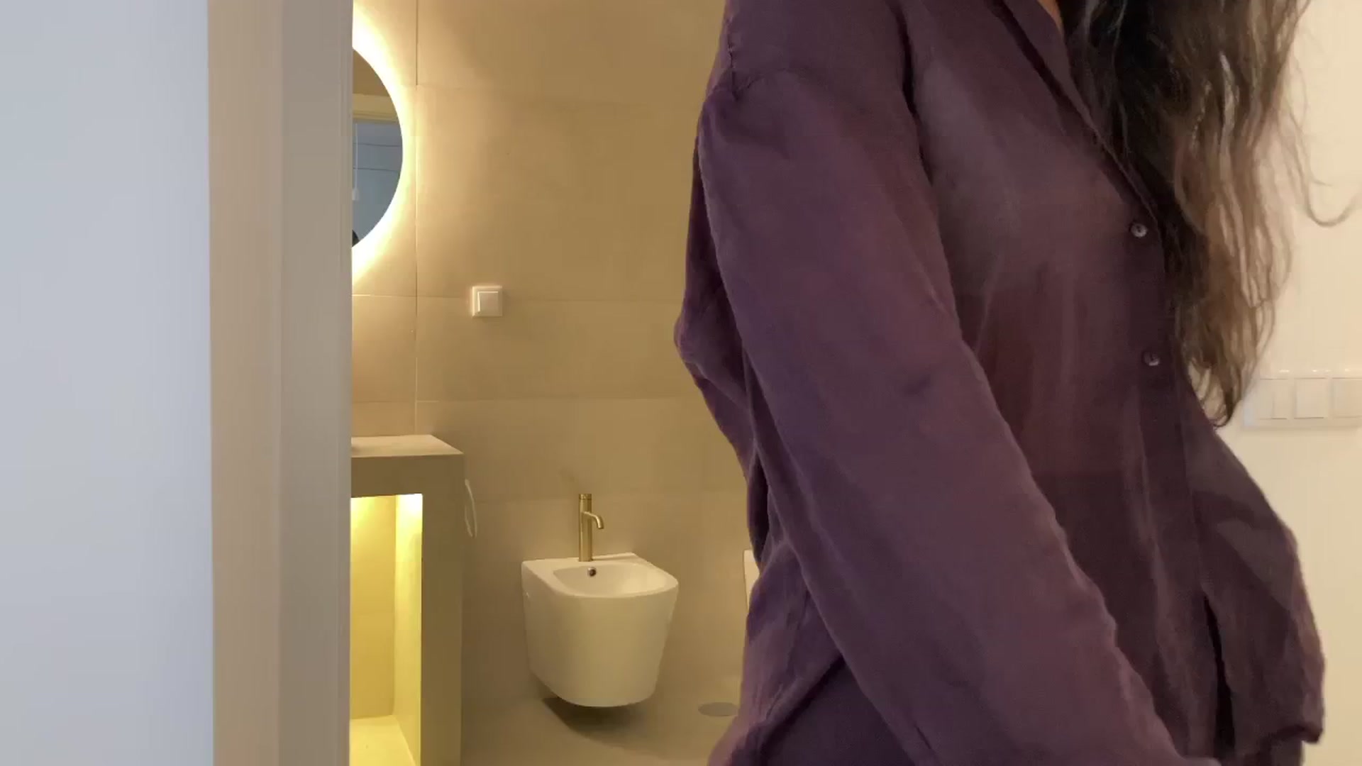 Gallery image thumbnail from V_e_r_o_'s myfreecams stream on, 08/24/2025, 07:28 image 1 of 20