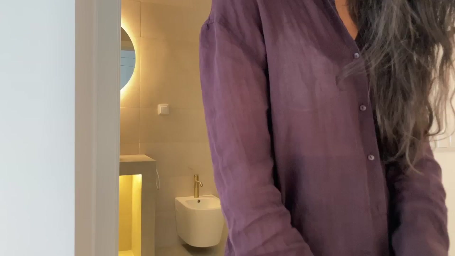Gallery image thumbnail from V_e_r_o_'s myfreecams stream on, 08/24/2025, 09:56 image 19 of 20