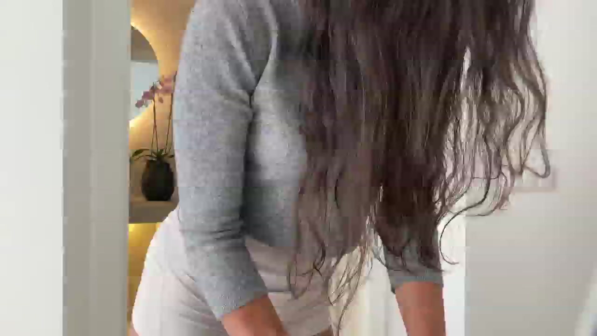 Gallery image thumbnail from V_e_r_o_'s myfreecams stream on, 09/10/2025, 15:24 image 8 of 20