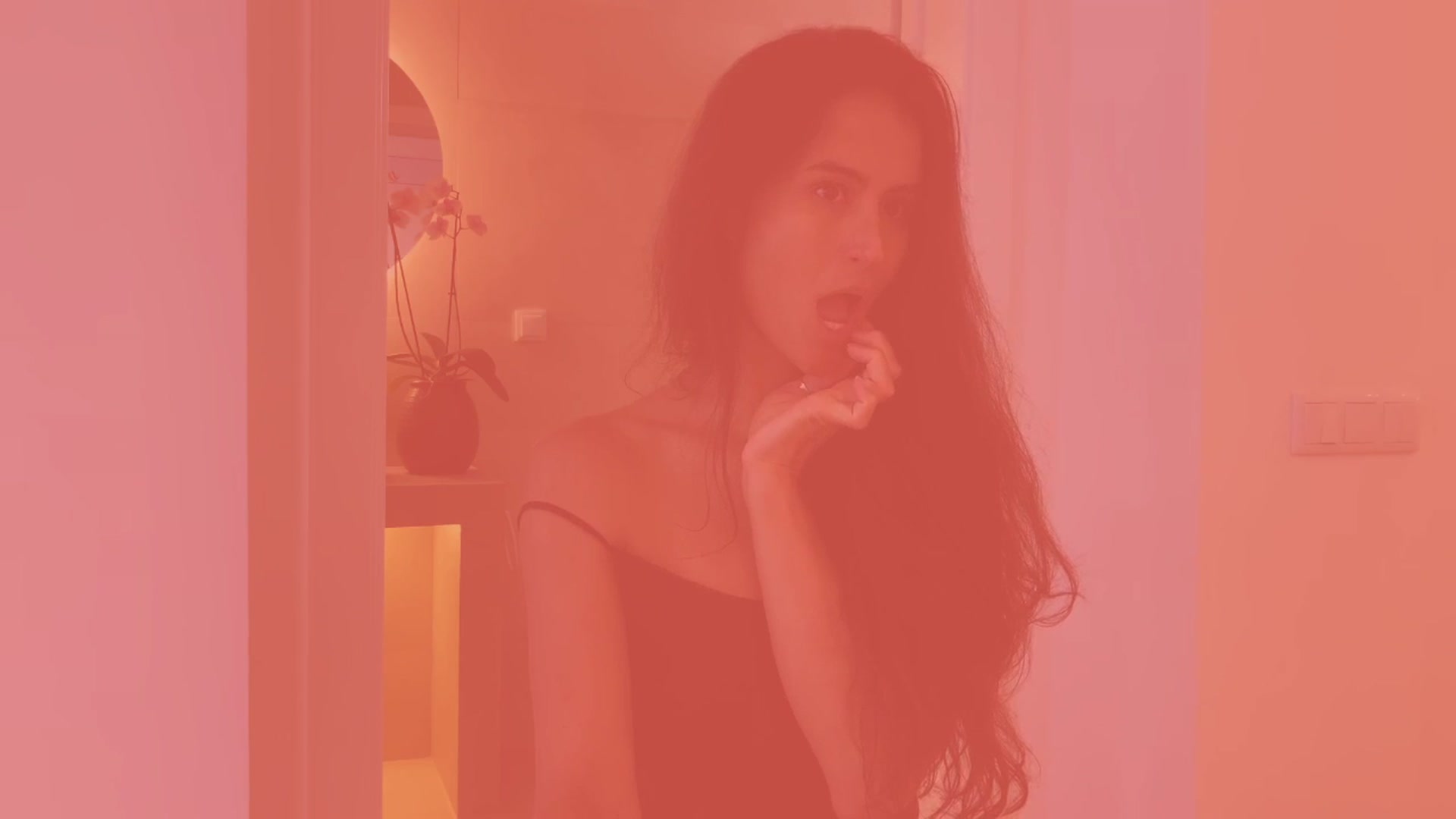 Gallery image thumbnail from V_e_r_o_'s myfreecams stream on, 09/14/2025, 11:03 image 2 of 20