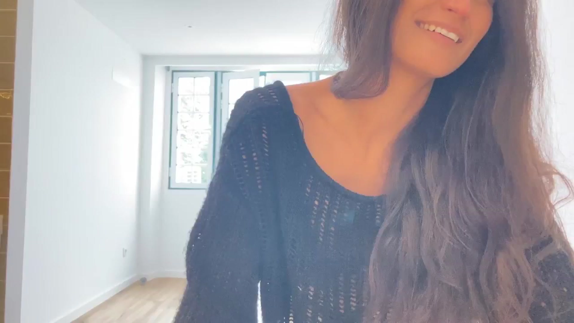 Gallery image thumbnail from V_e_r_o_'s myfreecams stream on, 10/23/2025, 11:24 image 1 of 20