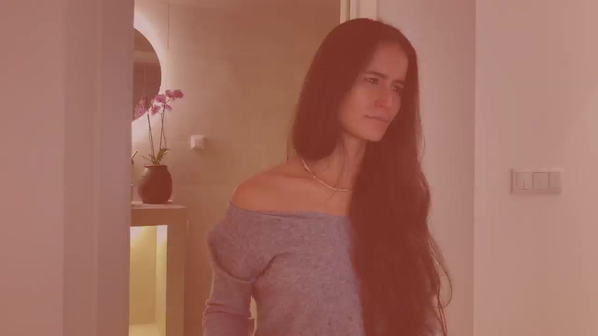 Gallery image thumbnail from V_e_r_o_'s myfreecams stream on, 11/17/2025, 21:56 image 17 of 20