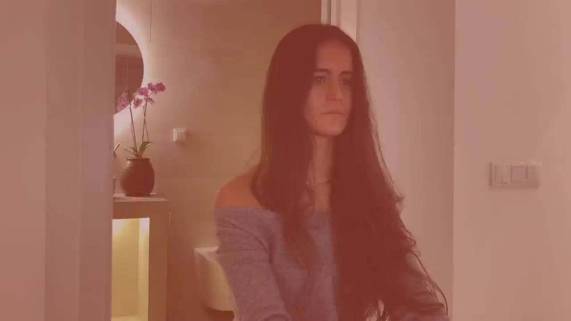 Gallery image thumbnail from V_e_r_o_'s myfreecams stream on, 11/17/2025, 21:56 image 12 of 20