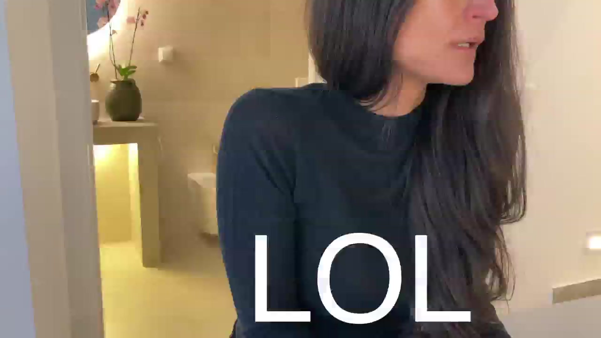 Gallery image thumbnail from V_e_r_o_'s myfreecams stream on, 12/19/2025, 10:48 image 17 of 20