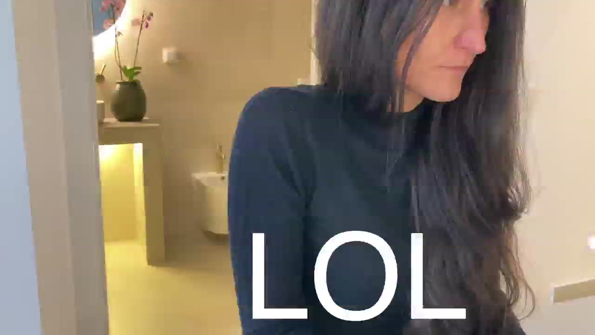 Gallery image thumbnail from V_e_r_o_'s myfreecams stream on, 12/19/2025, 11:00 image 16 of 20