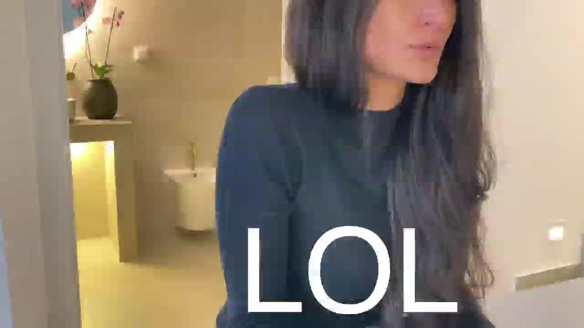 Gallery image thumbnail from V_e_r_o_'s myfreecams stream on, 12/19/2025, 11:00 image 13 of 20