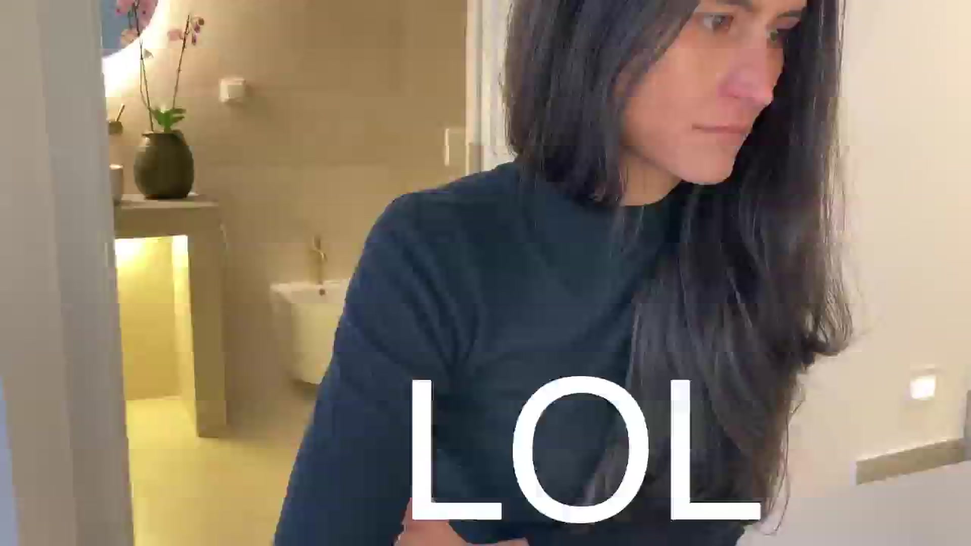 Gallery image thumbnail from V_e_r_o_'s myfreecams stream on, 12/19/2025, 11:00 image 7 of 20