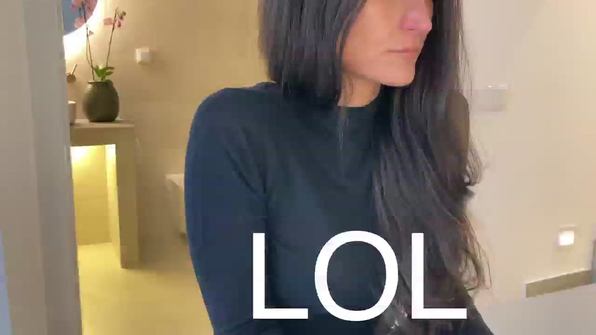 Gallery image thumbnail from V_e_r_o_'s myfreecams stream on, 12/19/2025, 11:00 image 4 of 20