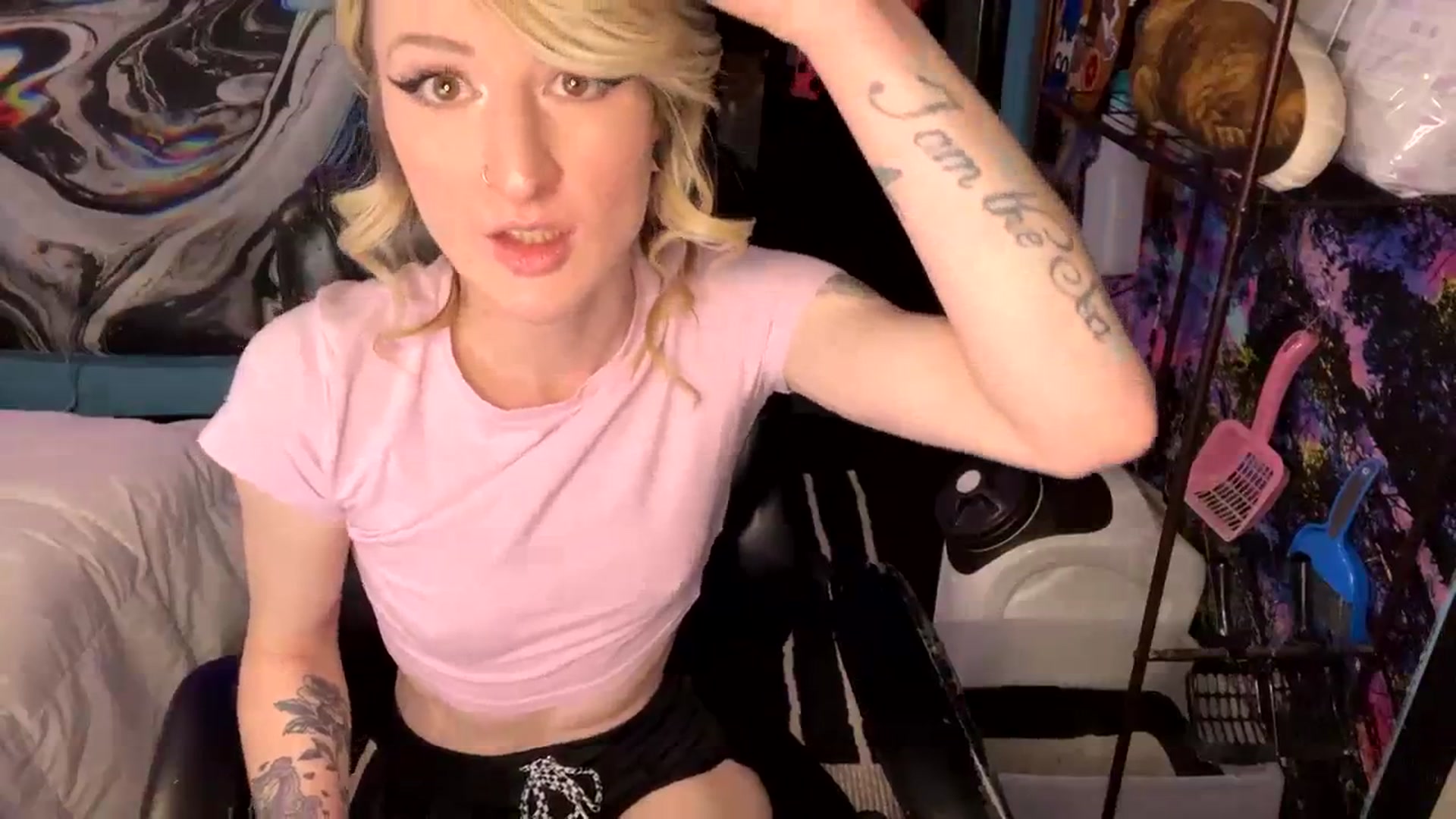 Gallery image thumbnail from V_isforviolet's myfreecams stream on, 01/31/2024, 10:30 image 2 of 20