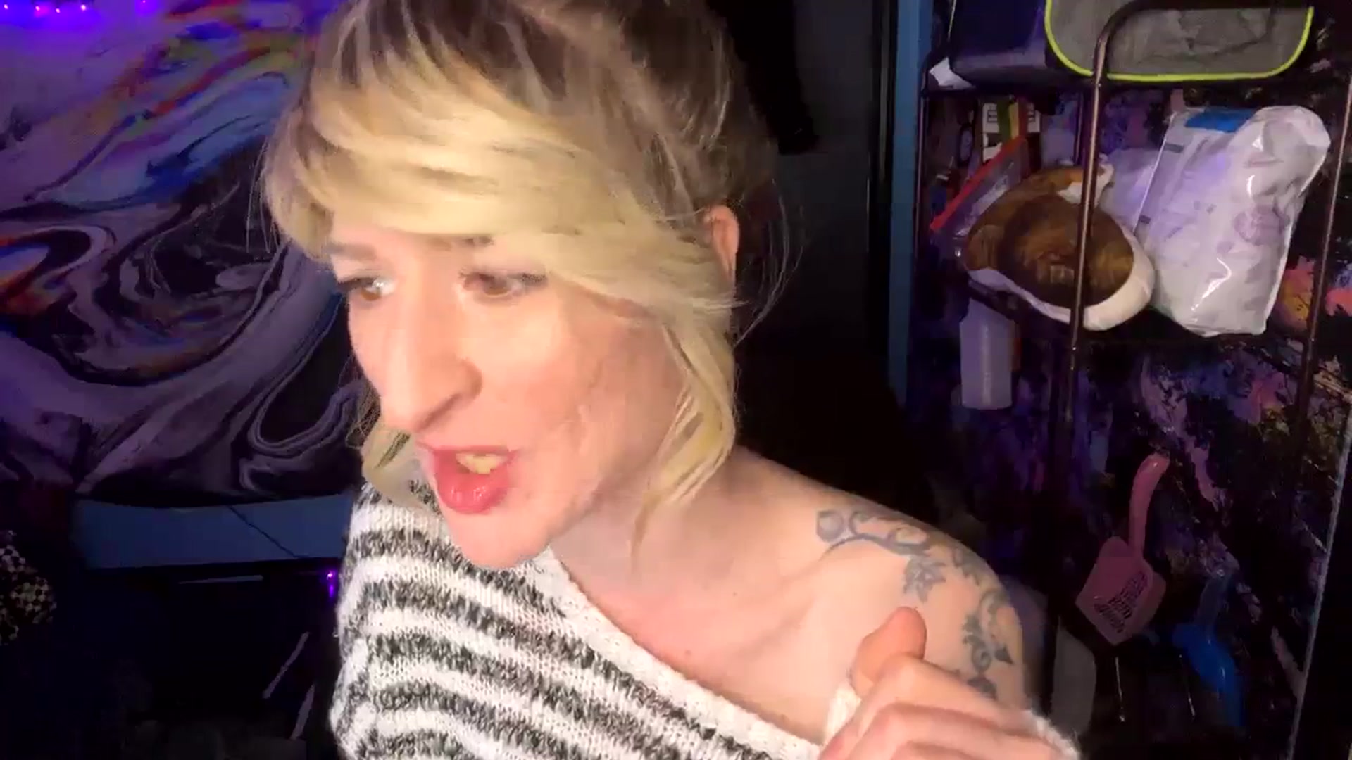 Gallery image thumbnail from V_isforviolet's myfreecams stream on, 02/04/2024, 14:11 image 15 of 20
