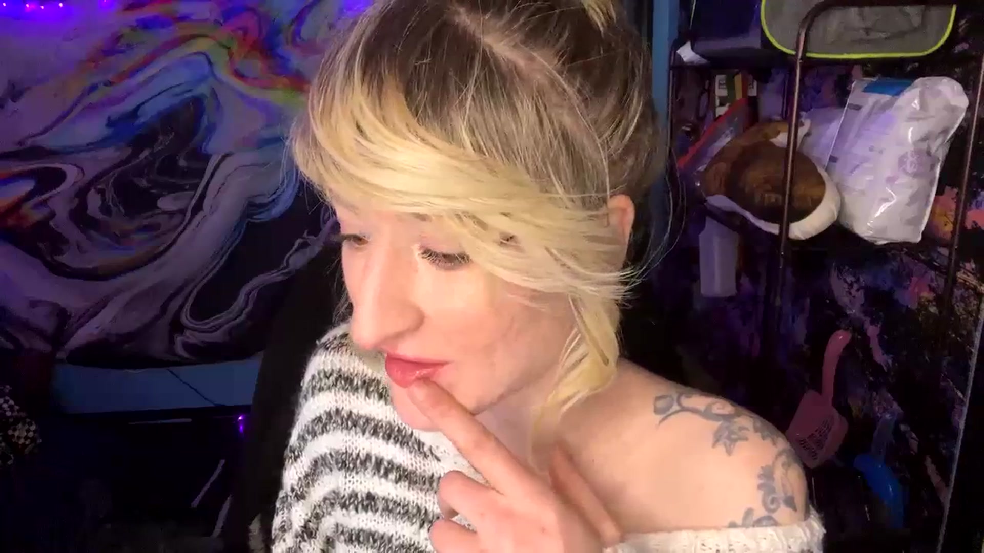 Gallery image thumbnail from V_isforviolet's myfreecams stream on, 02/04/2024, 14:11 image 16 of 20