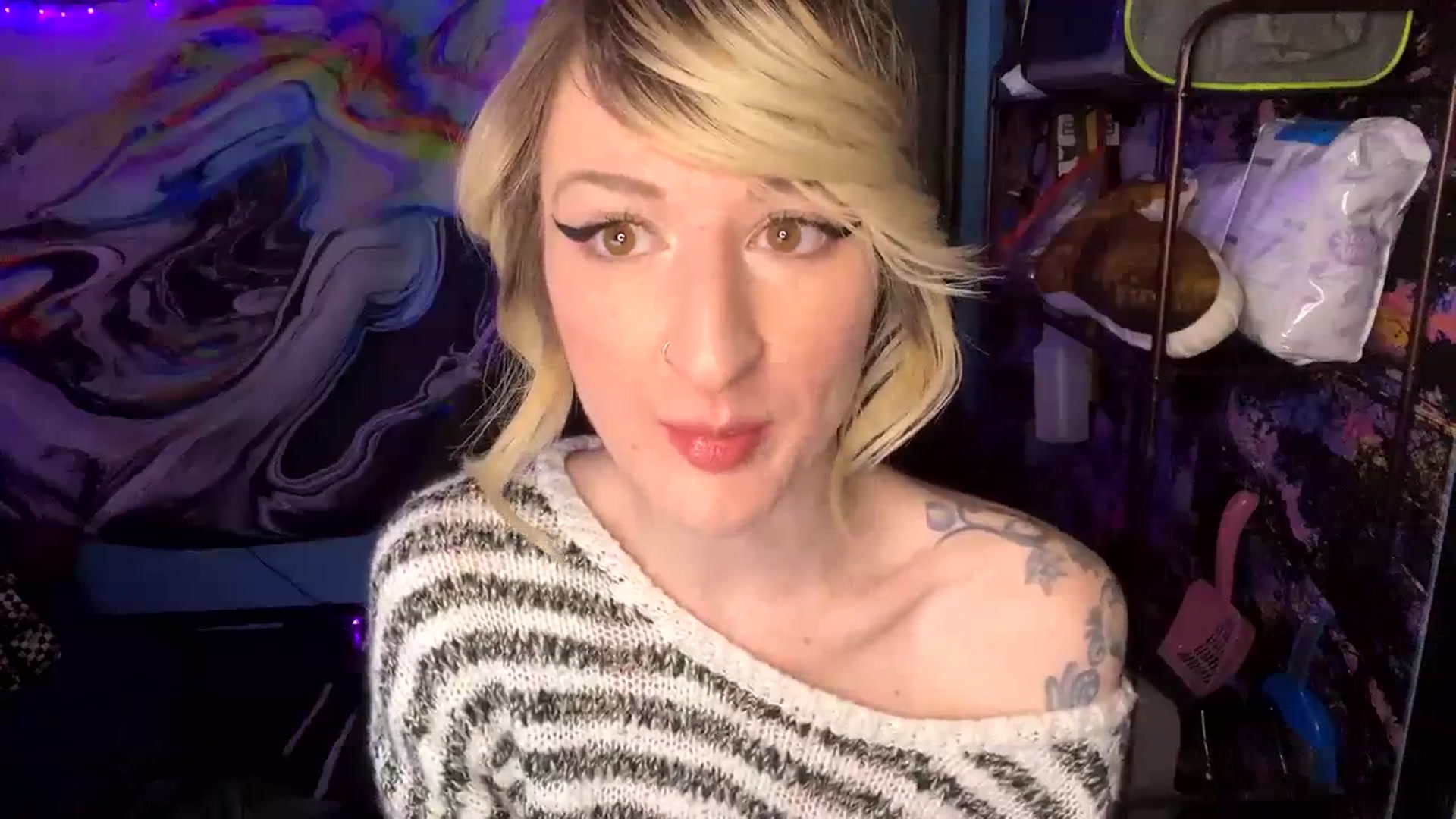 Gallery image thumbnail from V_isforviolet's myfreecams stream on, 02/04/2024, 14:11 image 13 of 20