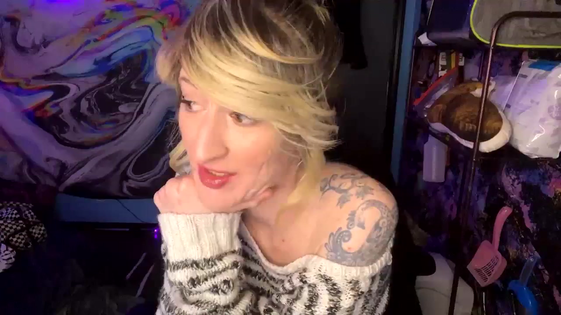 Gallery image thumbnail from V_isforviolet's myfreecams stream on, 02/04/2024, 14:11 image 11 of 20