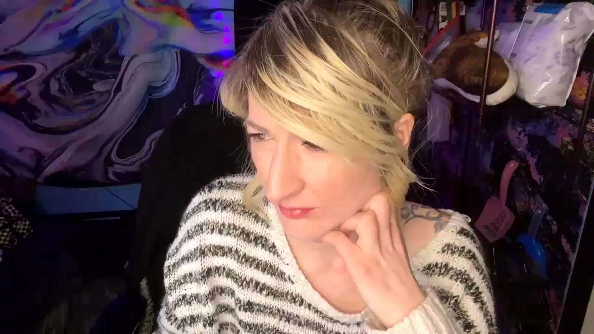 Gallery image thumbnail from V_isforviolet's myfreecams stream on, 02/04/2024, 14:11 image 20 of 20