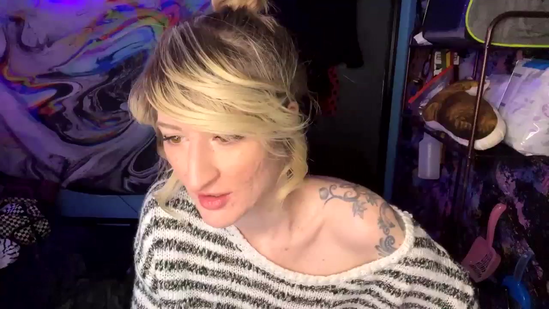 Gallery image thumbnail from V_isforviolet's myfreecams stream on, 02/04/2024, 14:11 image 1 of 20