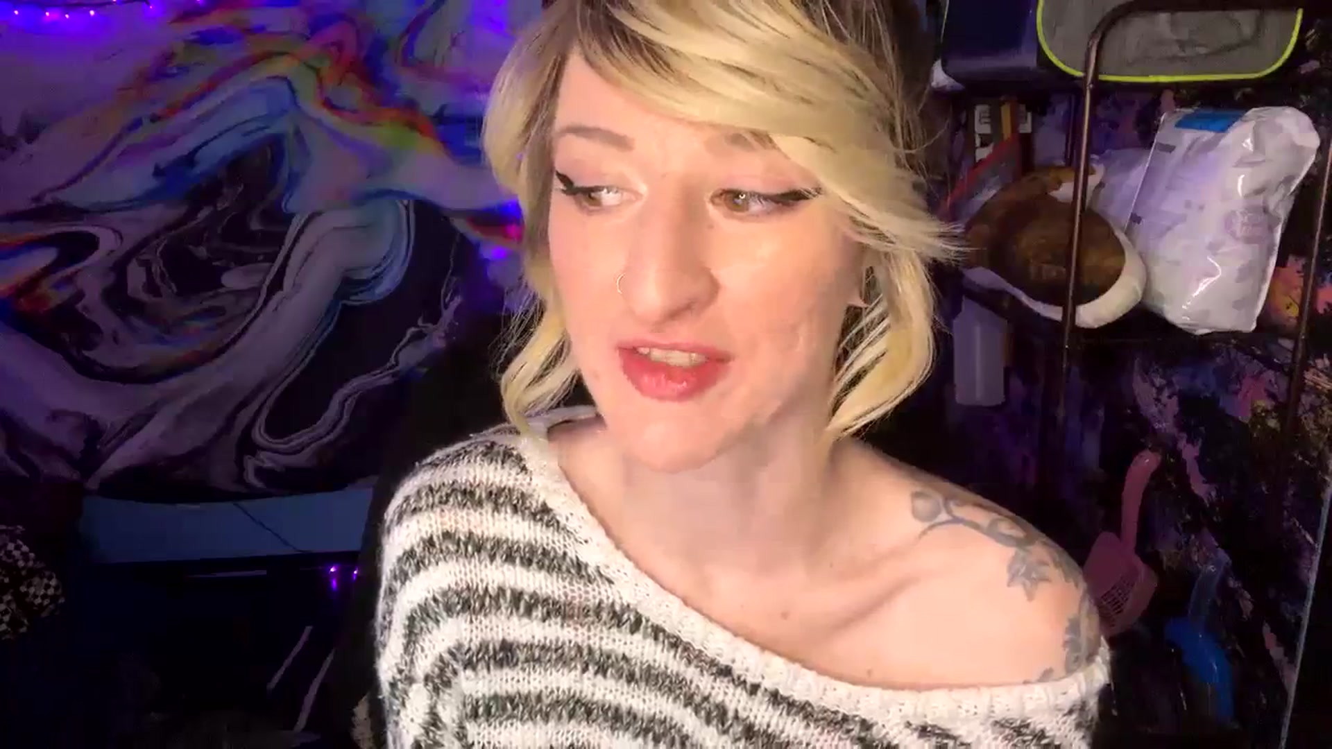 Gallery image thumbnail from V_isforviolet's myfreecams stream on, 02/04/2024, 14:11 image 12 of 20