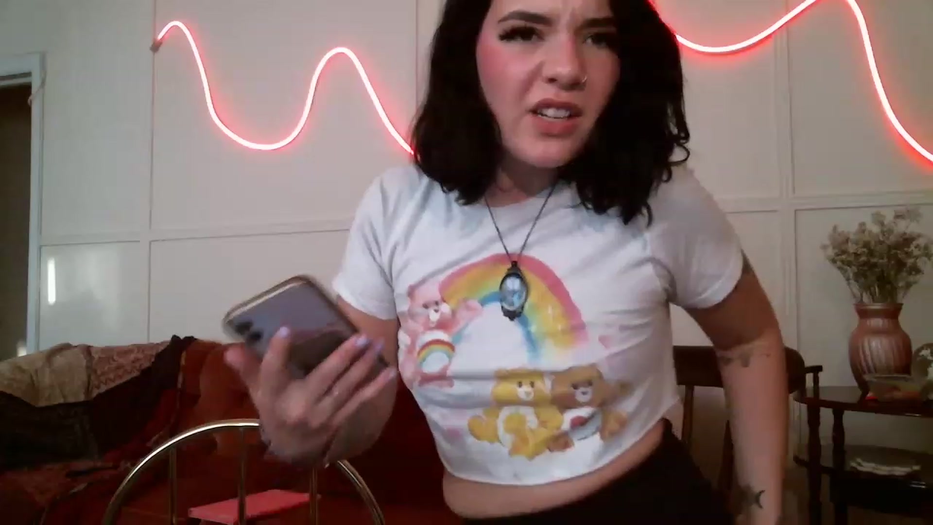 Gallery image thumbnail from Vail_Fox's myfreecams stream on, 06/20/2023, 24:26 image 15 of 20