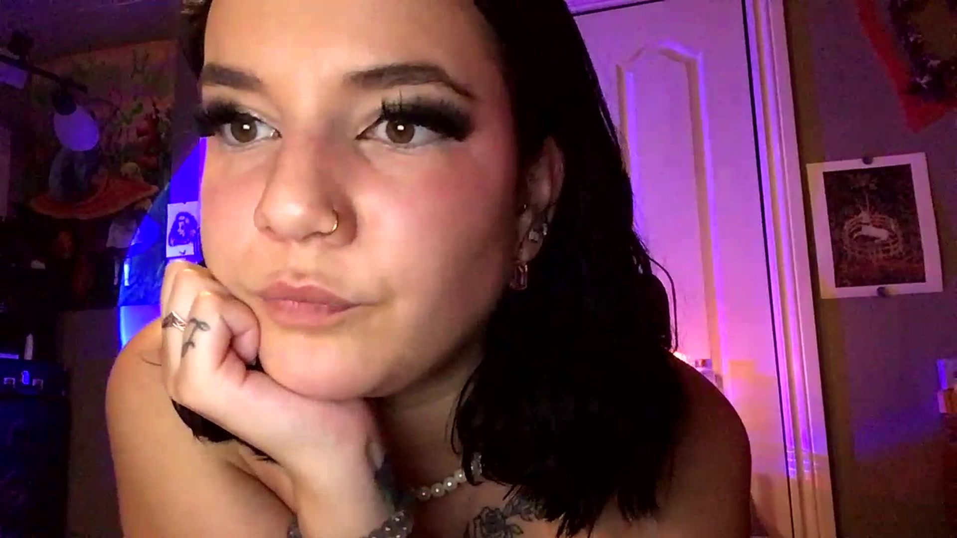 Gallery image thumbnail from Vail_Fox's myfreecams stream on, 07/12/2023, 07:37 image 5 of 20