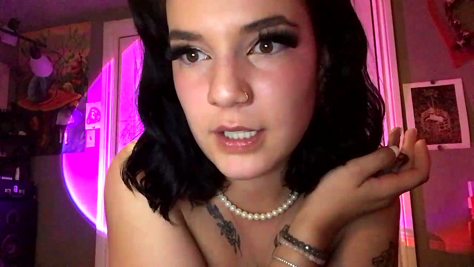 Gallery image thumbnail from Vail_Fox's myfreecams stream on, 07/12/2023, 07:37 image 13 of 20