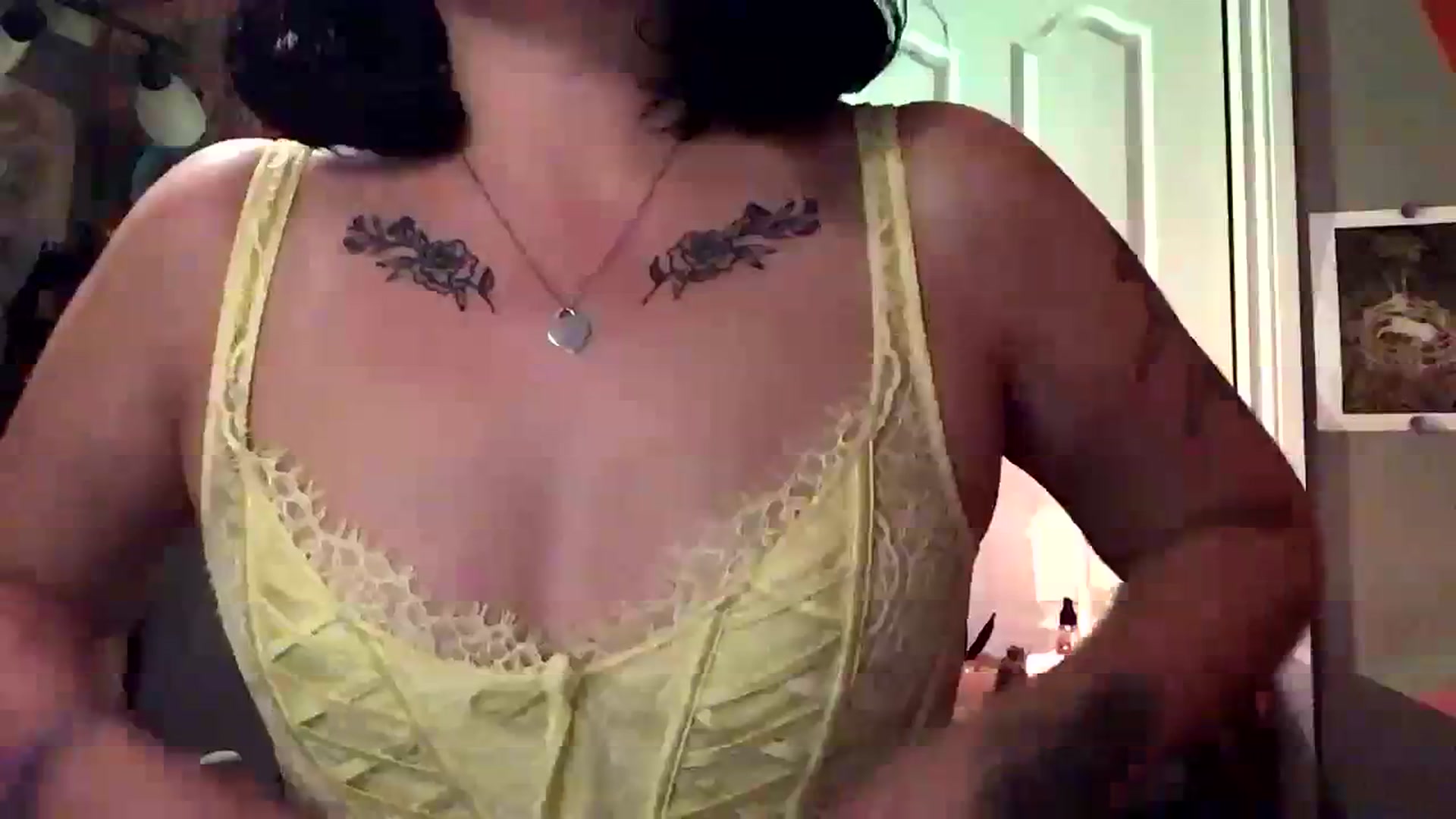 Gallery image thumbnail from Vail_Fox's myfreecams stream on, 07/26/2023, 05:06 image 16 of 20