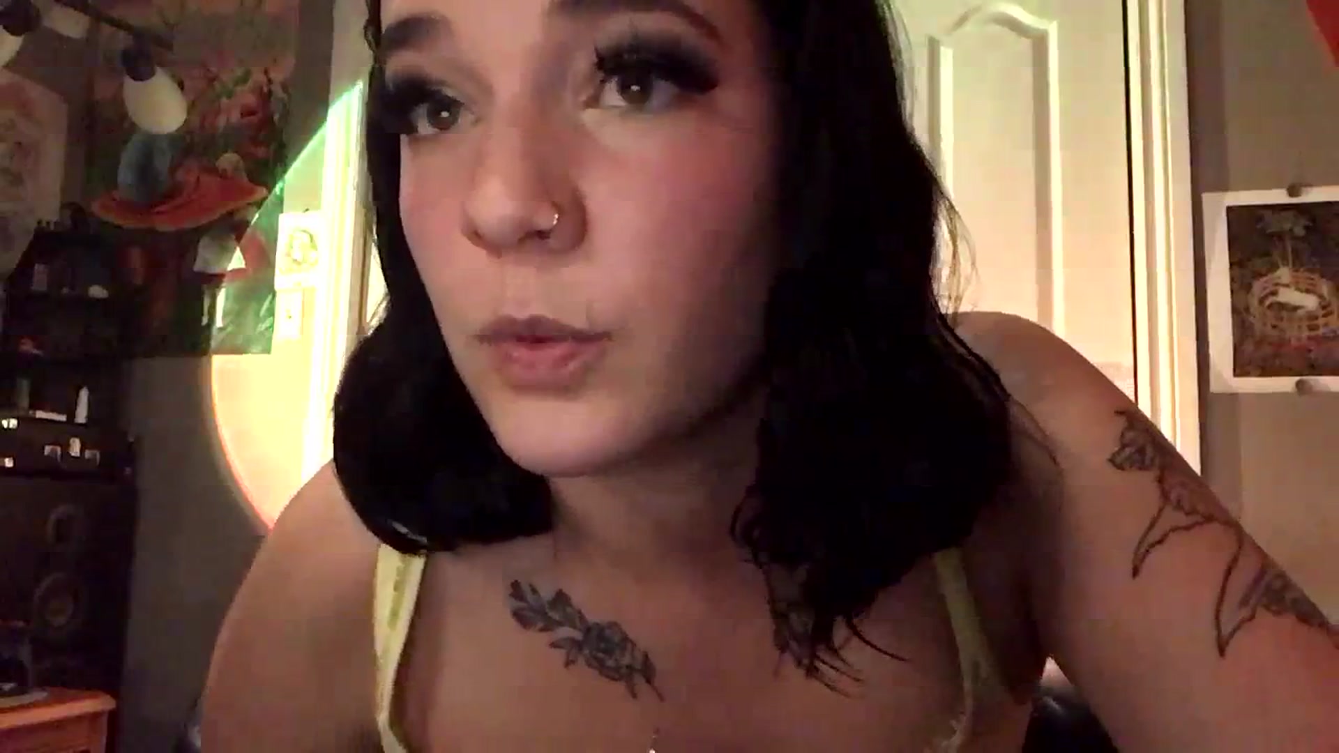 Gallery image thumbnail from Vail_Fox's myfreecams stream on, 07/26/2023, 05:06 image 8 of 20