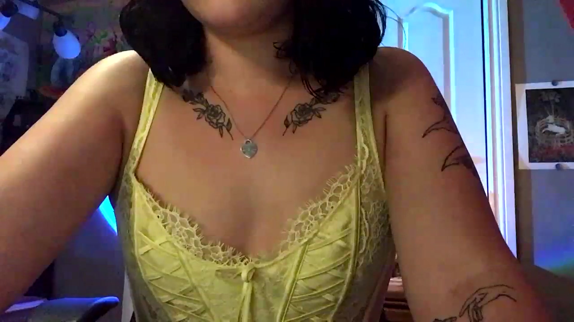 Gallery image thumbnail from Vail_Fox's myfreecams stream on, 07/26/2023, 05:06 image 12 of 20