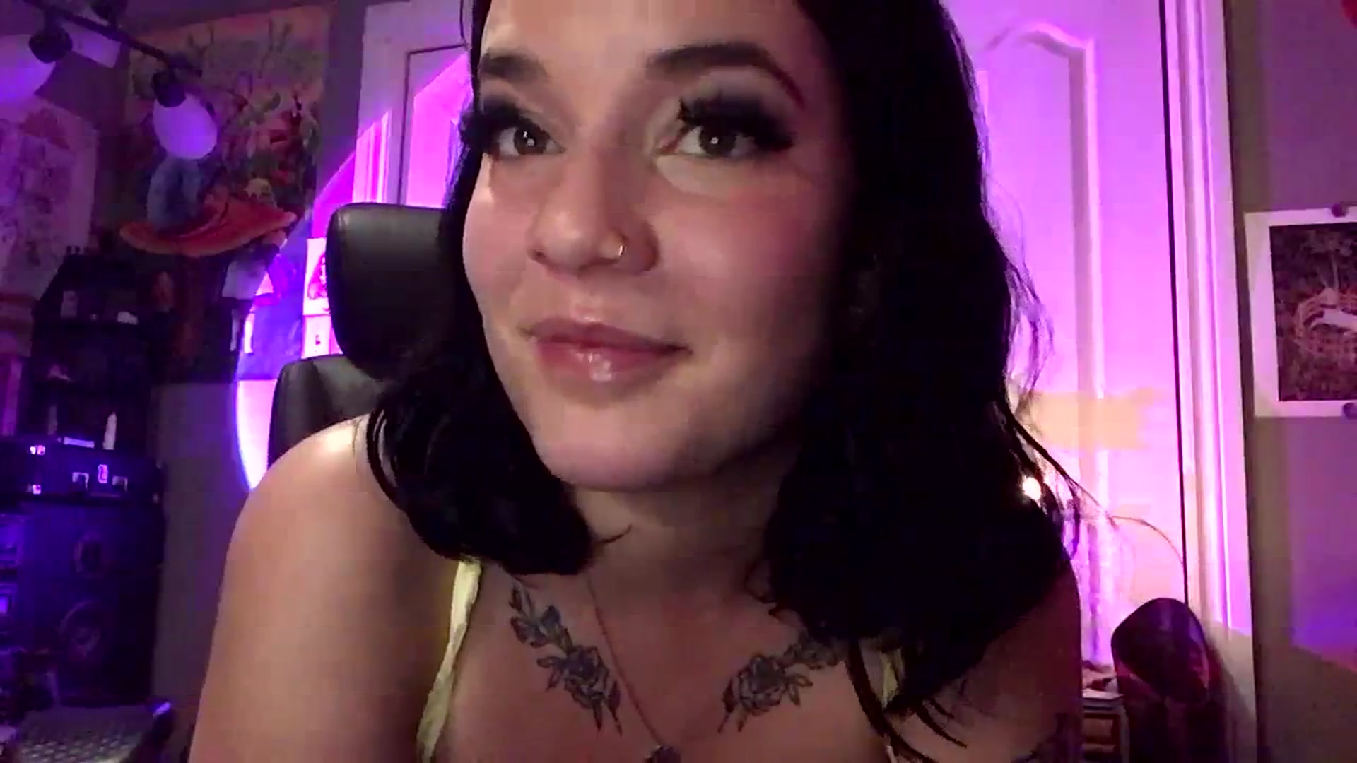 Gallery image thumbnail from Vail_Fox's myfreecams stream on, 07/26/2023, 05:59 image 11 of 20