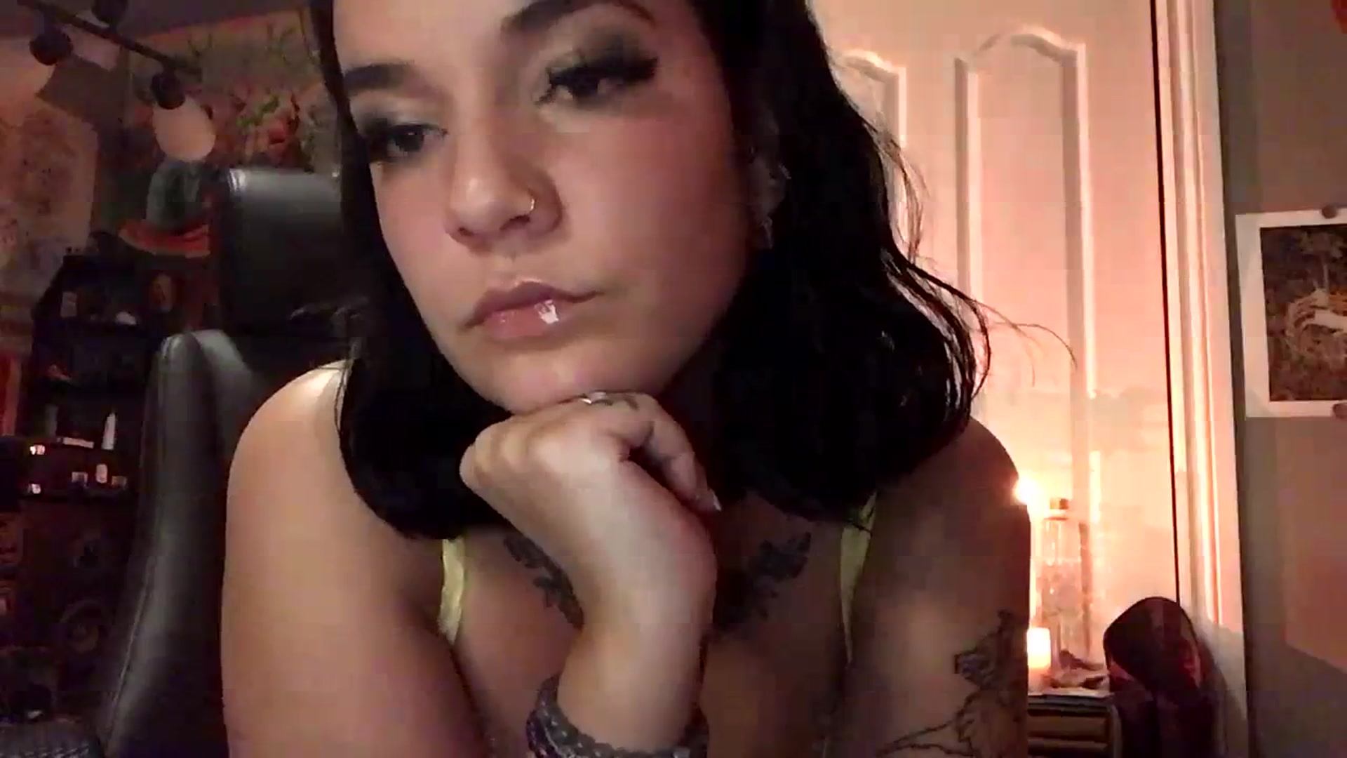 Gallery image thumbnail from Vail_Fox's myfreecams stream on, 07/26/2023, 05:59 image 19 of 20