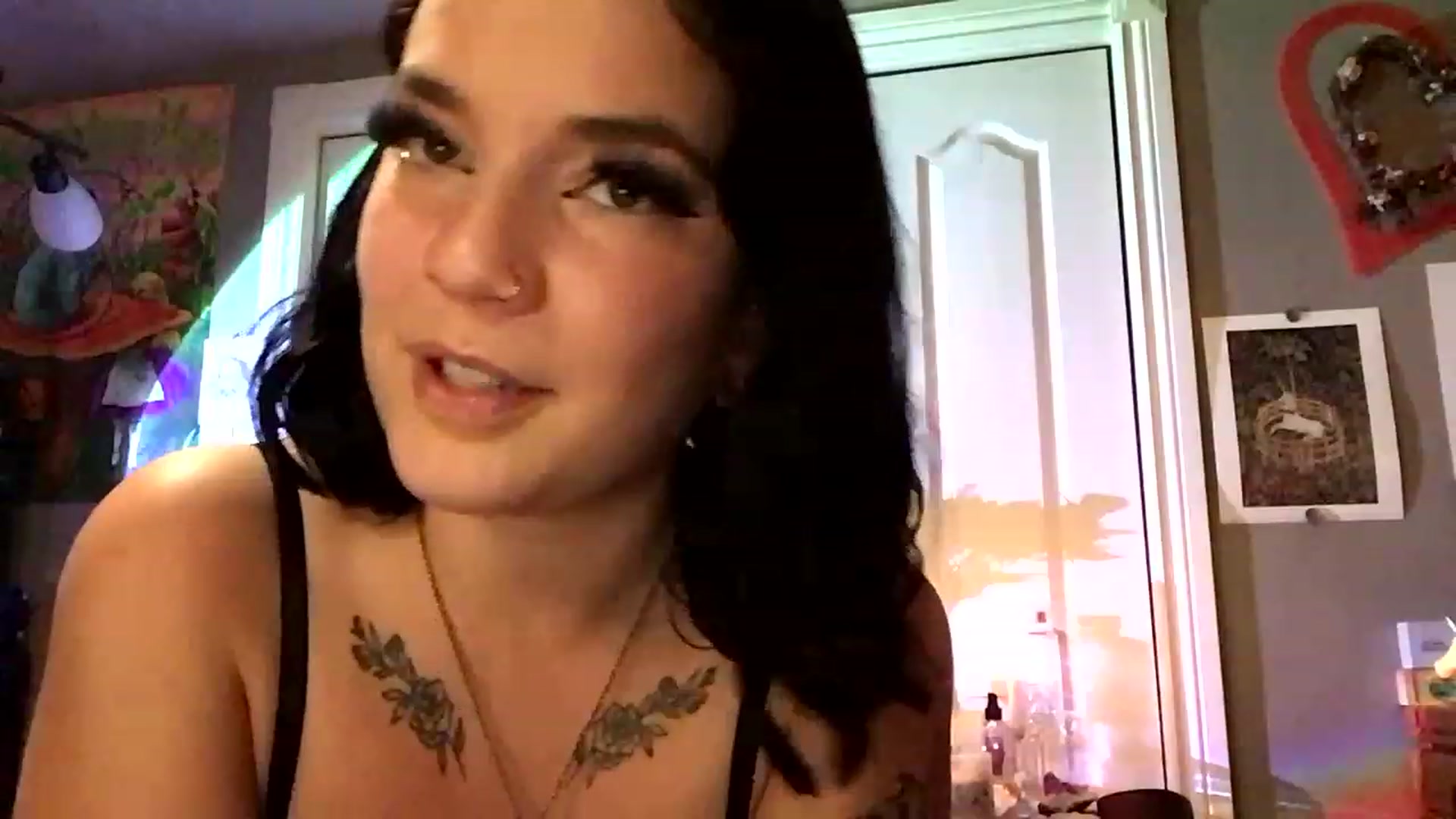 Gallery image thumbnail from Vail_Fox's myfreecams stream on, 07/27/2023, 06:03 image 8 of 20