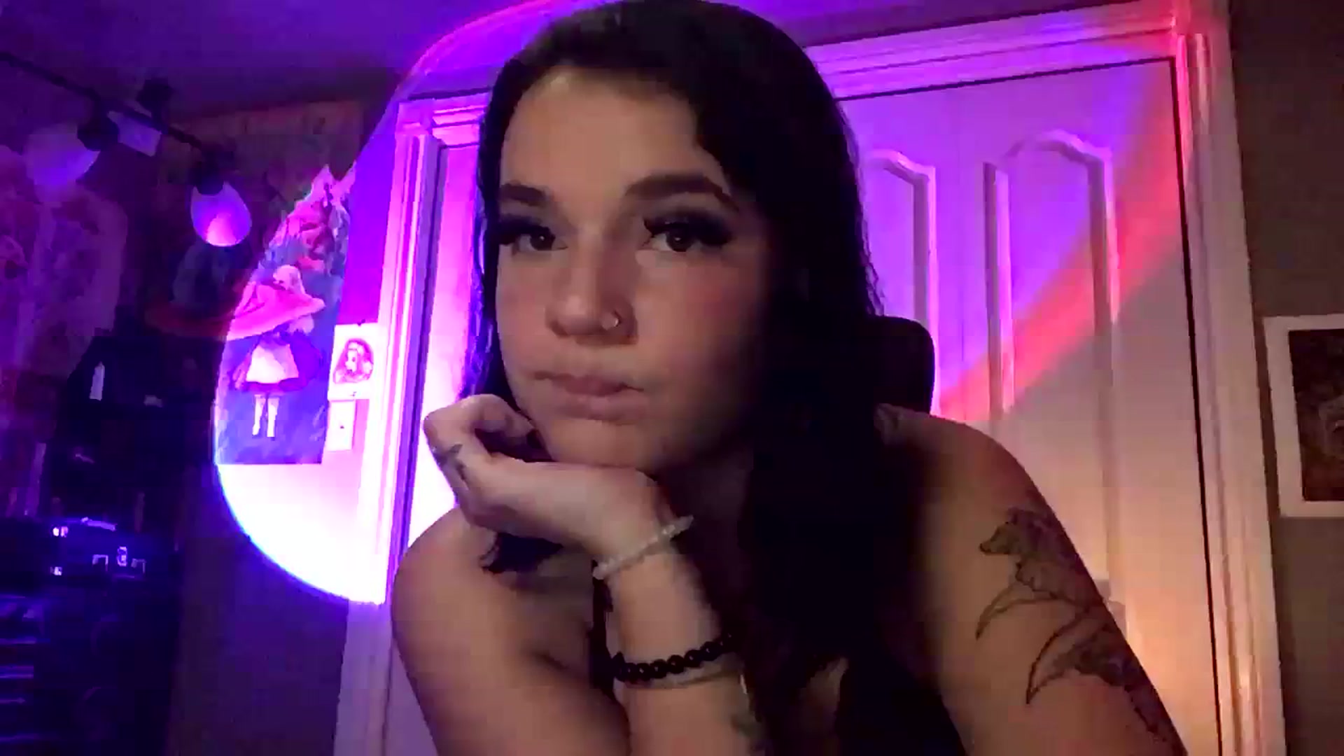 Gallery image thumbnail from Vail_Fox's myfreecams stream on, 08/09/2023, 02:36 image 8 of 20