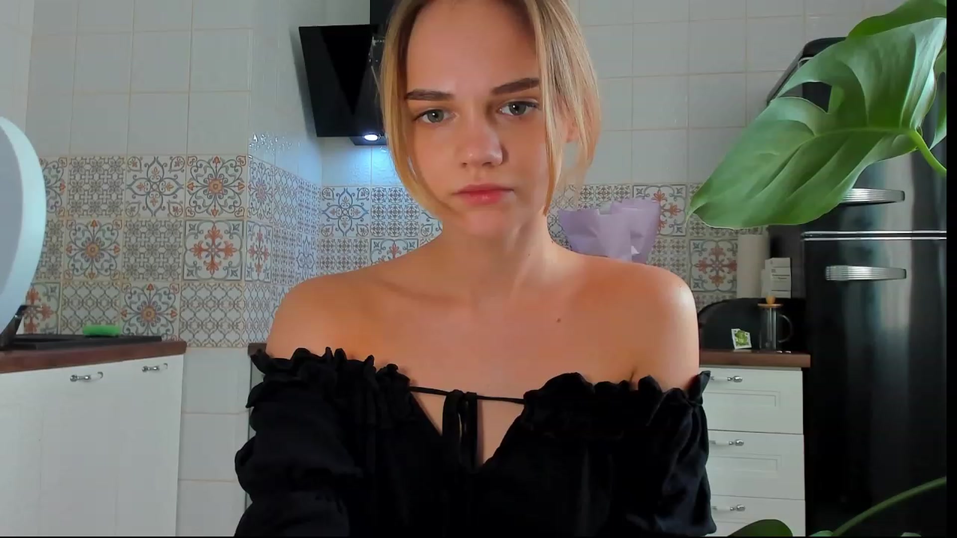 Gallery image thumbnail from ValentinaGirl's myfreecams stream on, 09/30/2023, 14:37 image 3 of 20