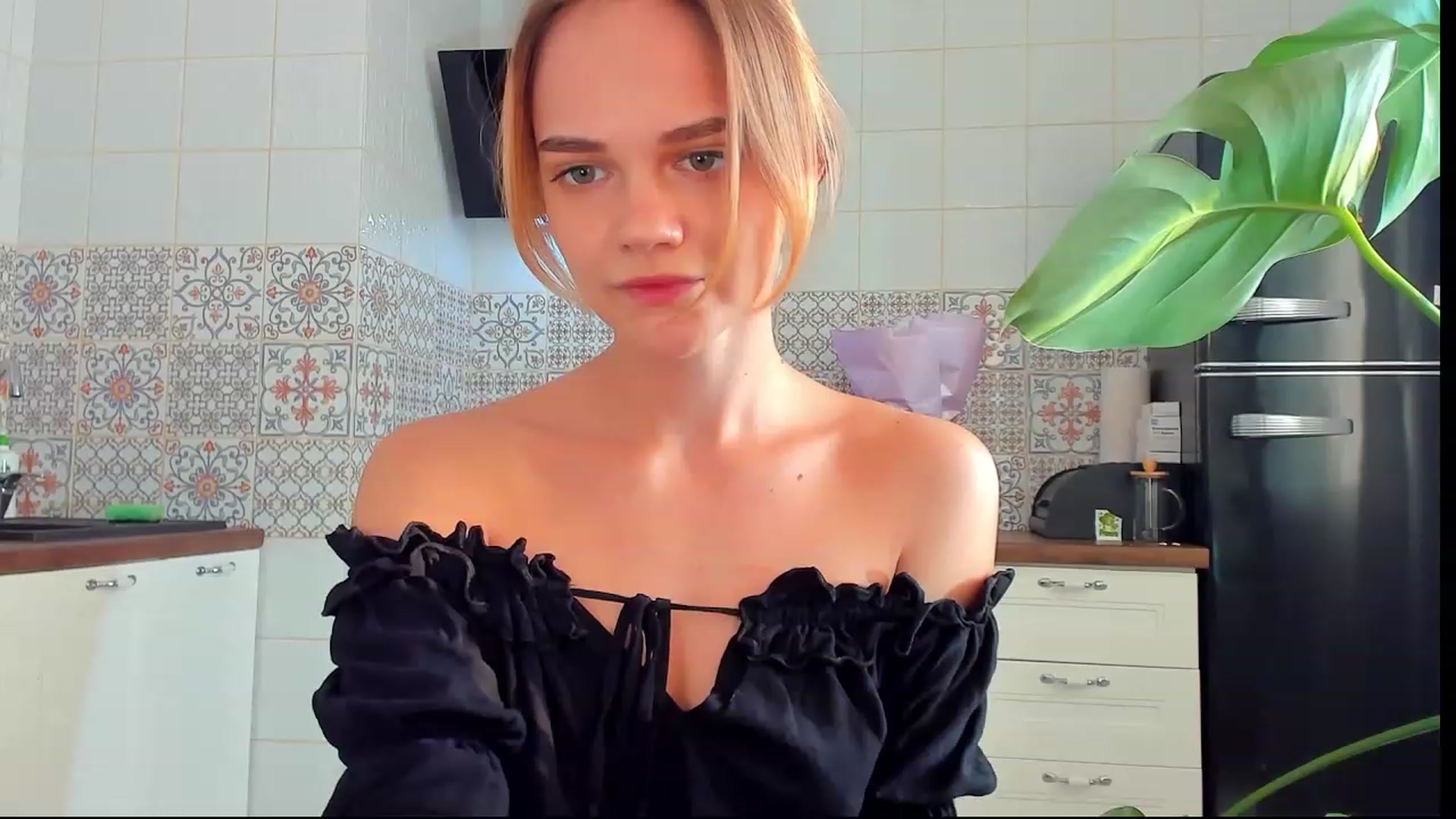 Gallery image thumbnail from ValentinaGirl's myfreecams stream on, 09/30/2023, 14:37 image 16 of 20