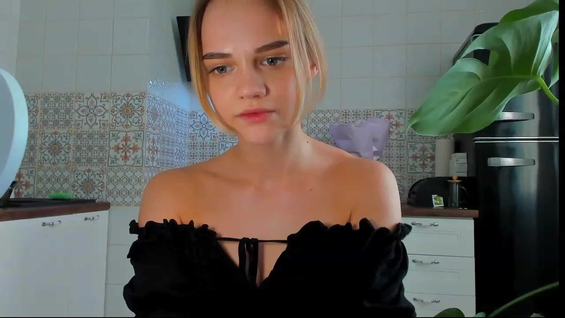 Gallery image thumbnail from ValentinaGirl's myfreecams stream on, 09/30/2023, 14:37 image 6 of 20