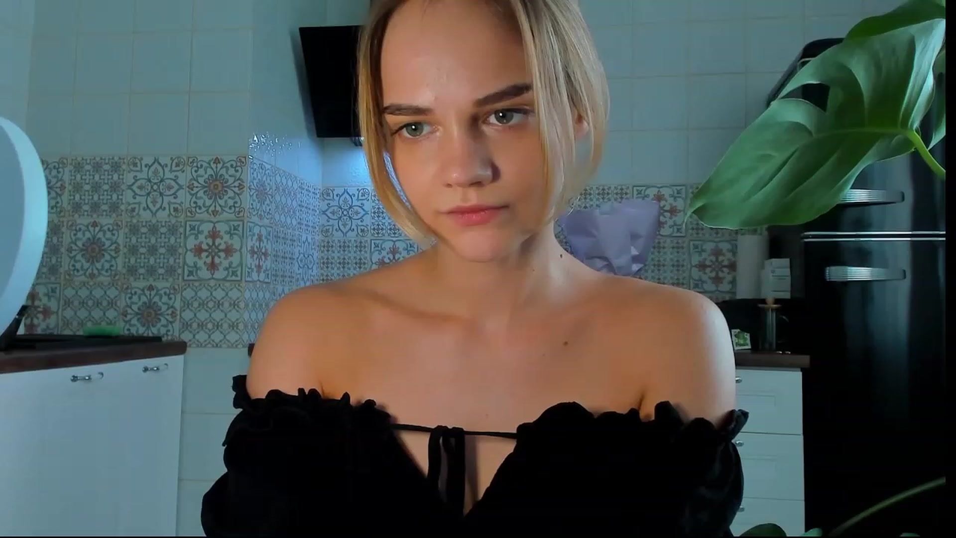 Gallery image thumbnail from ValentinaGirl's myfreecams stream on, 09/30/2023, 14:37 image 7 of 20