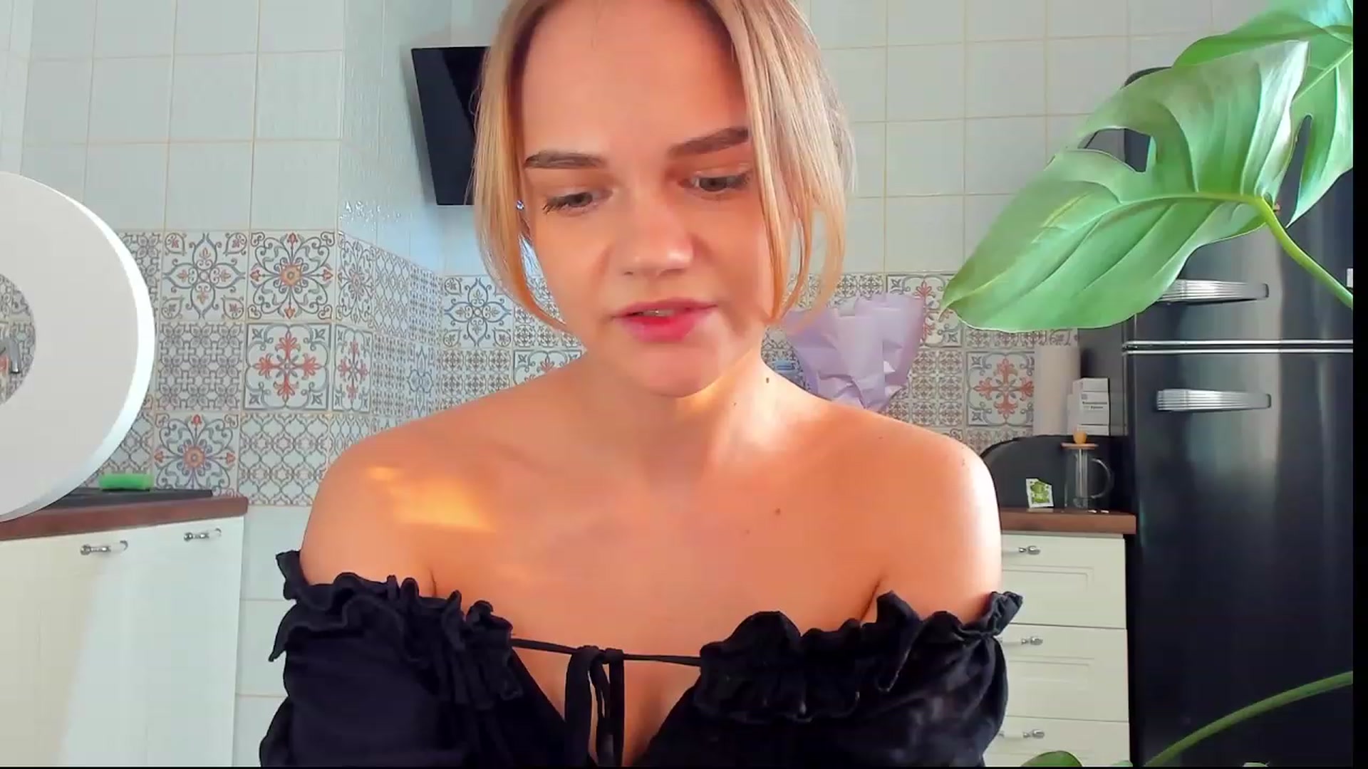 Gallery image thumbnail from ValentinaGirl's myfreecams stream on, 09/30/2023, 14:37 image 11 of 20
