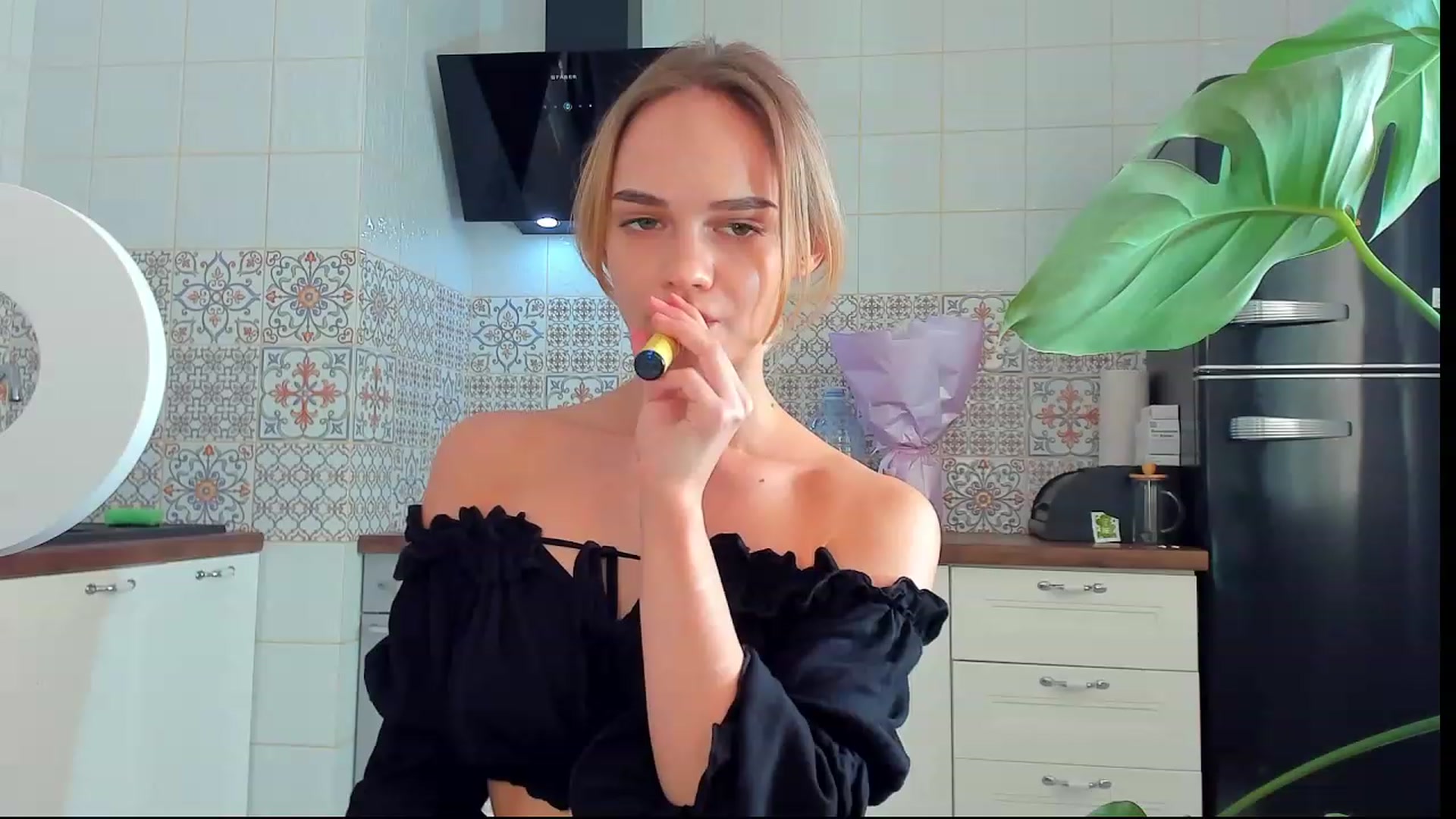 Gallery image thumbnail from ValentinaGirl's myfreecams stream on, 09/30/2023, 14:37 image 10 of 20