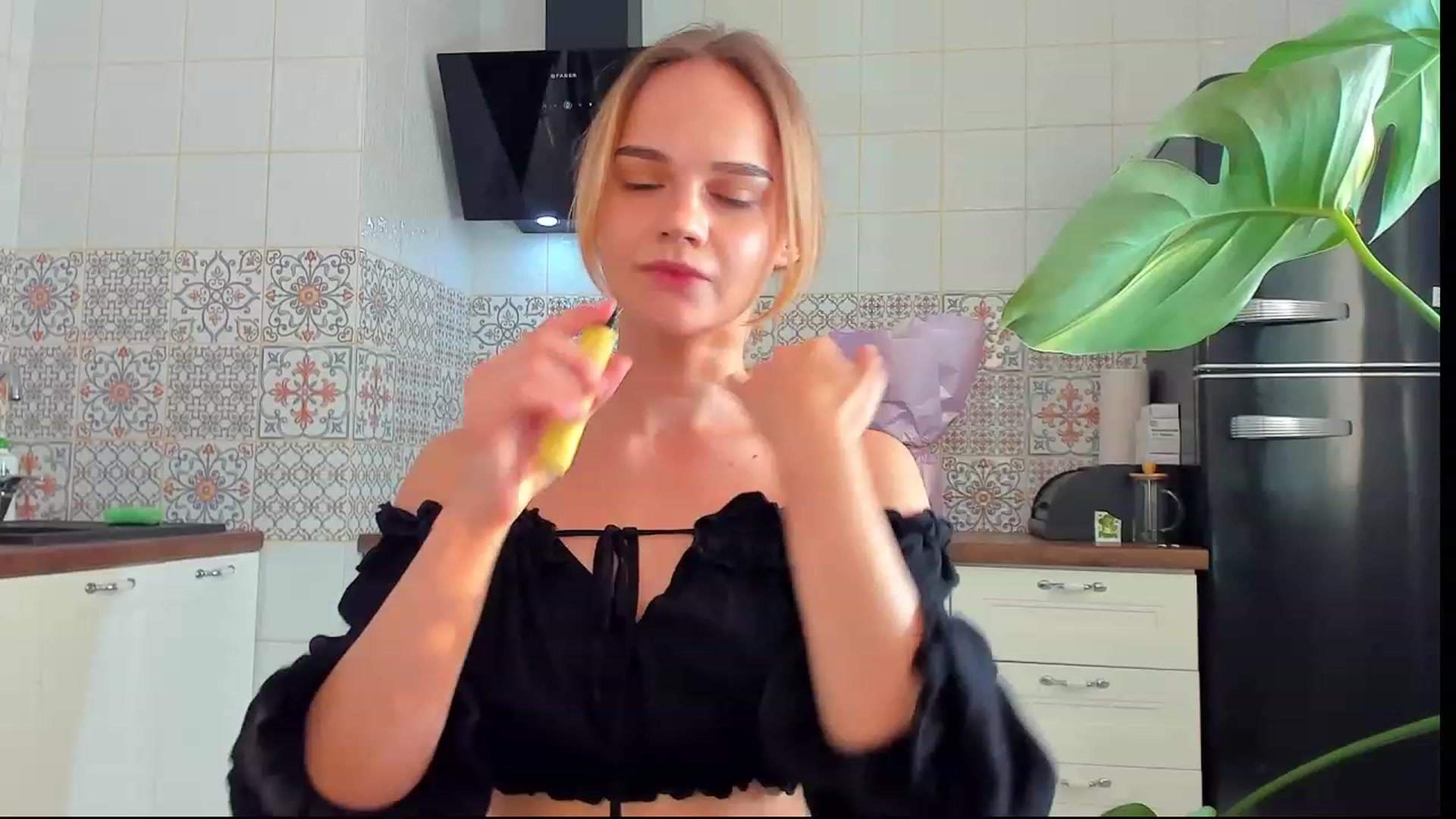 Gallery image thumbnail from ValentinaGirl's myfreecams stream on, 09/30/2023, 14:37 image 18 of 20