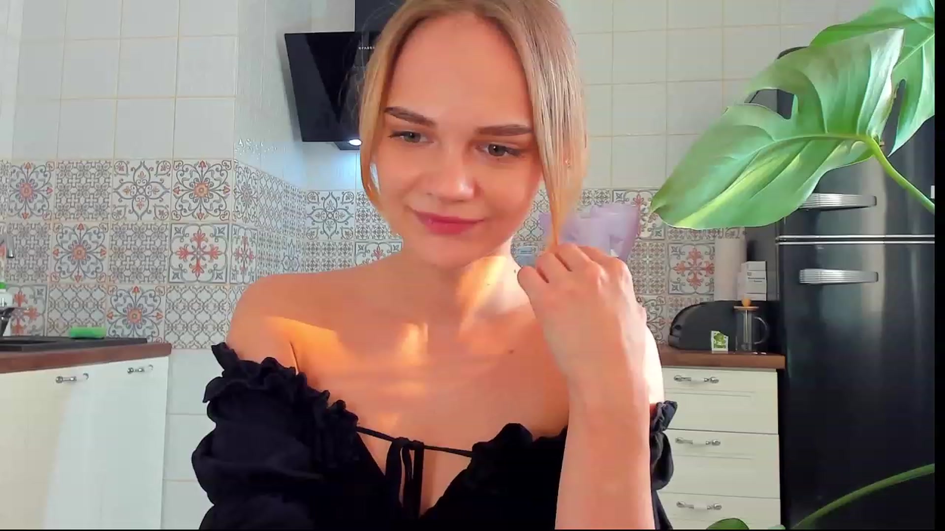 Gallery image thumbnail from ValentinaGirl's myfreecams stream on, 09/30/2023, 14:37 image 19 of 20