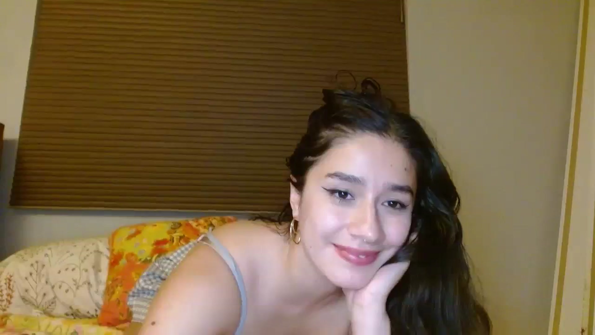 Gallery image thumbnail from ValentinaX4's myfreecams stream on, 10/06/2023, 03:27 image 18 of 20