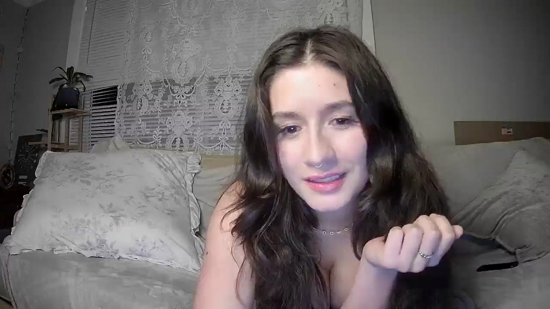 Gallery image thumbnail from ValentinaX4's myfreecams stream on, 05/07/2025, 12:27 image 16 of 20
