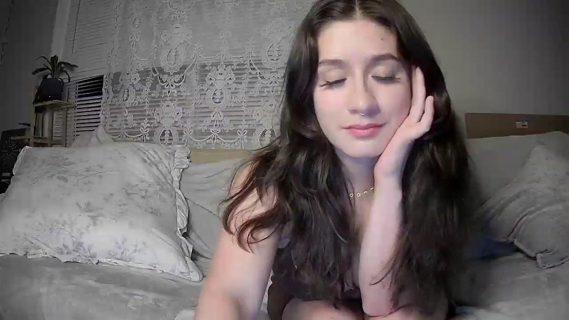 Gallery image thumbnail from ValentinaX4's myfreecams stream on, 05/07/2025, 12:27 image 4 of 20